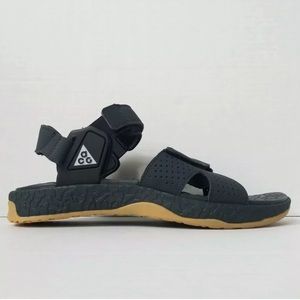 Nike ACG Air Deschutz Men's Size 10 Brand New